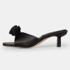 Source Unknown Satin-Pantoletten Mit Rosenapplikation, Schwarz | Schuhe & Taschen